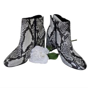 Rouge Helium "Cameron" Vegan SnakeSkin Pattern Booties w/ Side Zipper, Size 8.5